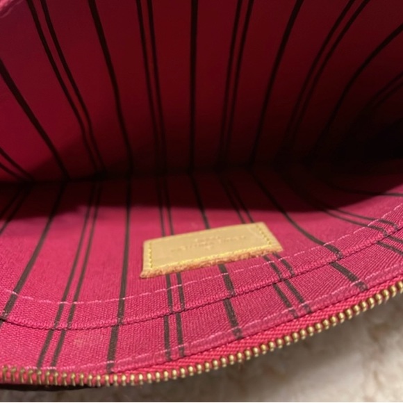 LV Signature wristlet - Picture 7 of 7